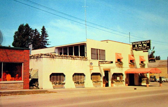 Indian River Inn (Brass Rail Bar & Grill) - Old Postcard